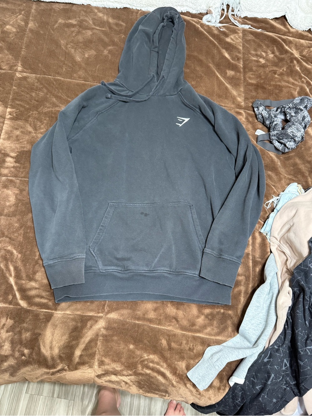 Men’s size medium Gymshark Charcoal Hoodie Pullover - faded black